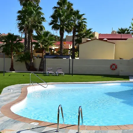 Apartment La *
